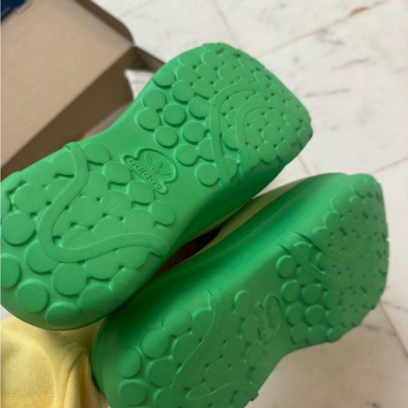 Adidas Originals Mint Green Slides - Picture 5 of 7